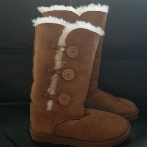 Bailey button Ugg boots